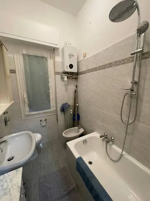 Sunny -Entire Apartment Milan Center- 24H Check-In إيطاليا