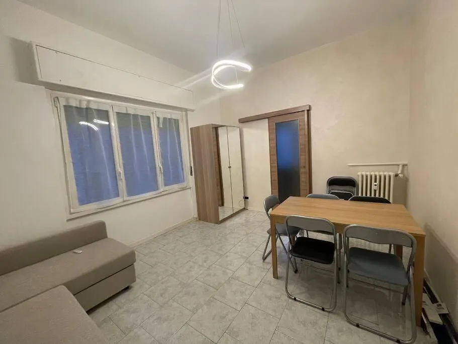 Sunny -Entire Apartment Milan Center- 24H Check-In إيطاليا