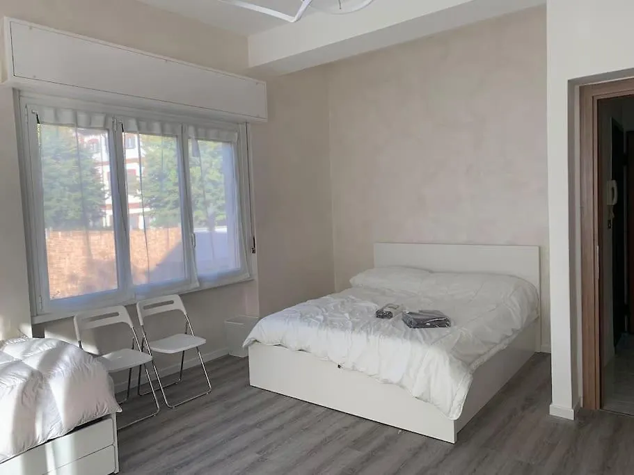 Sunny -Entire Apartment Milan Center- 24H Check-In